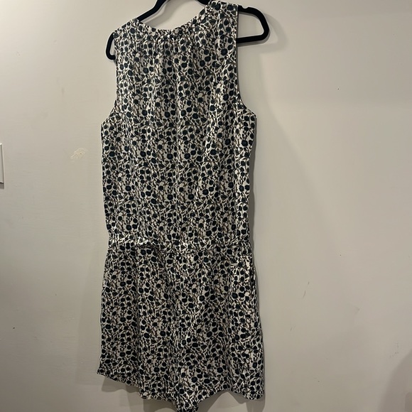 Beautiful Loft Womens Romper! - Picture 5 of 5